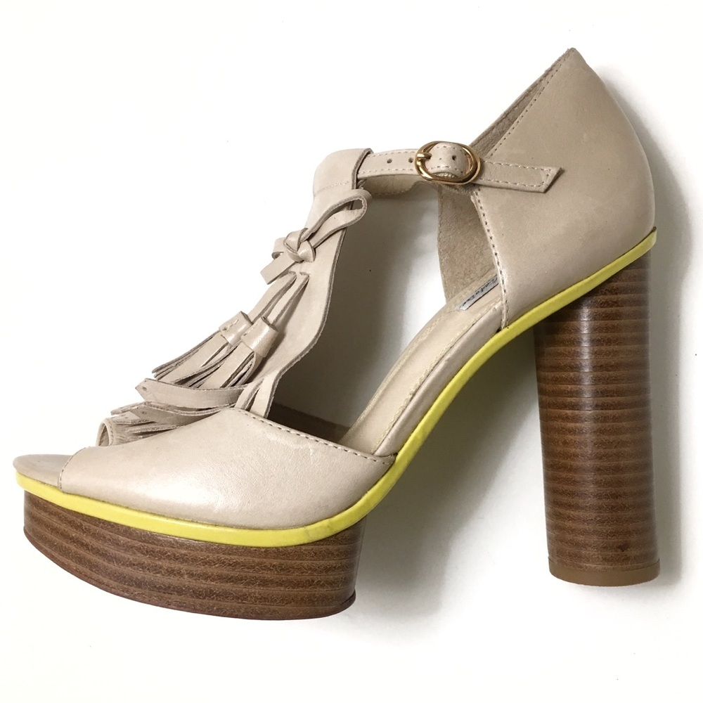 Pour La Victoire Platform Peep Toe circle heel 7